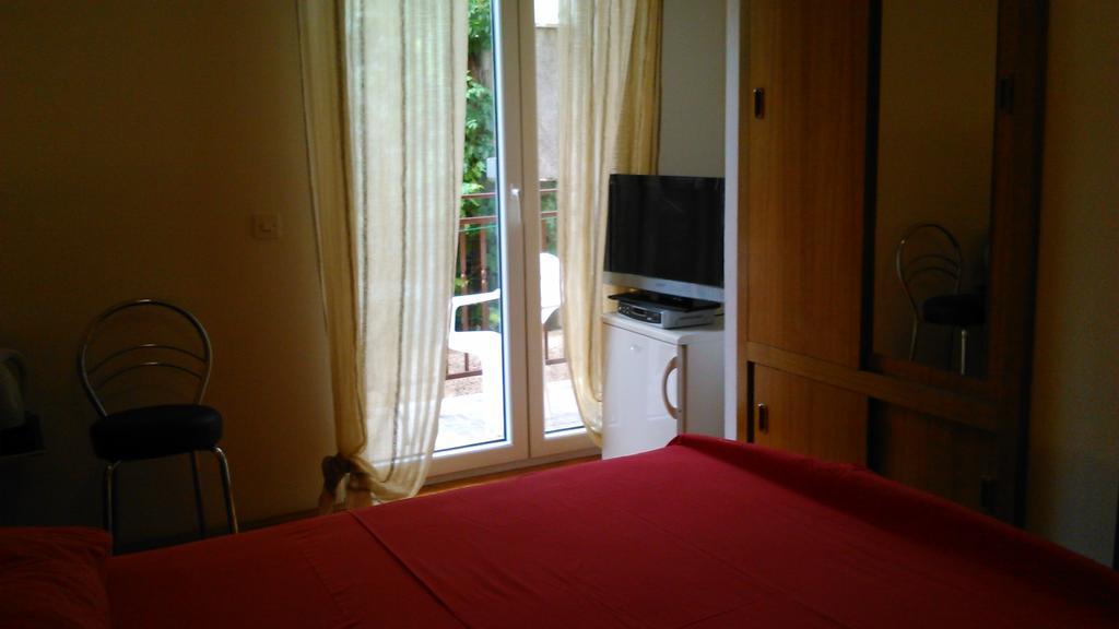 Rooms & Studio Villa Tatjana Supetar Exteriör bild